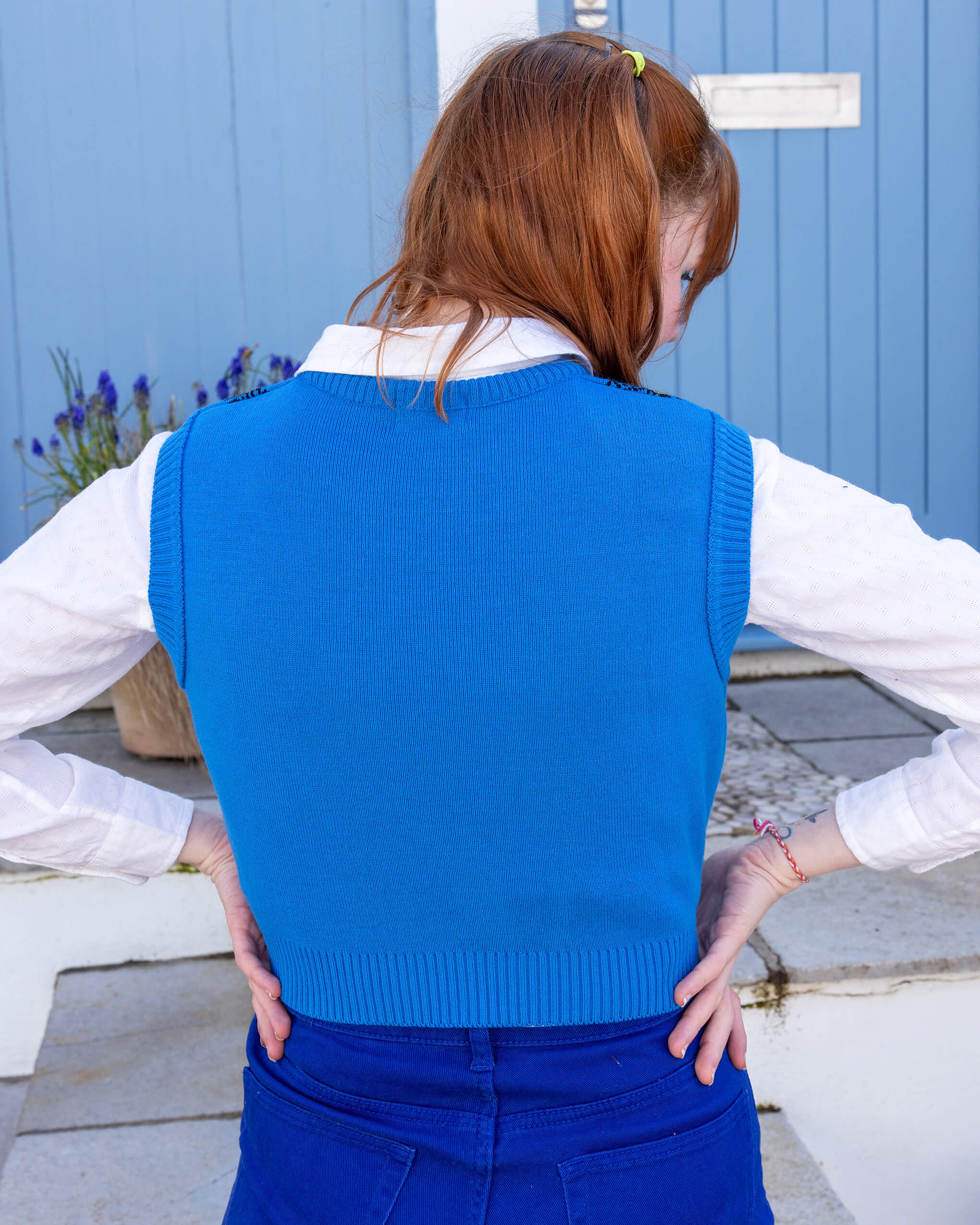 Blue Bee Cropped Knitted Tank Top - Image 4