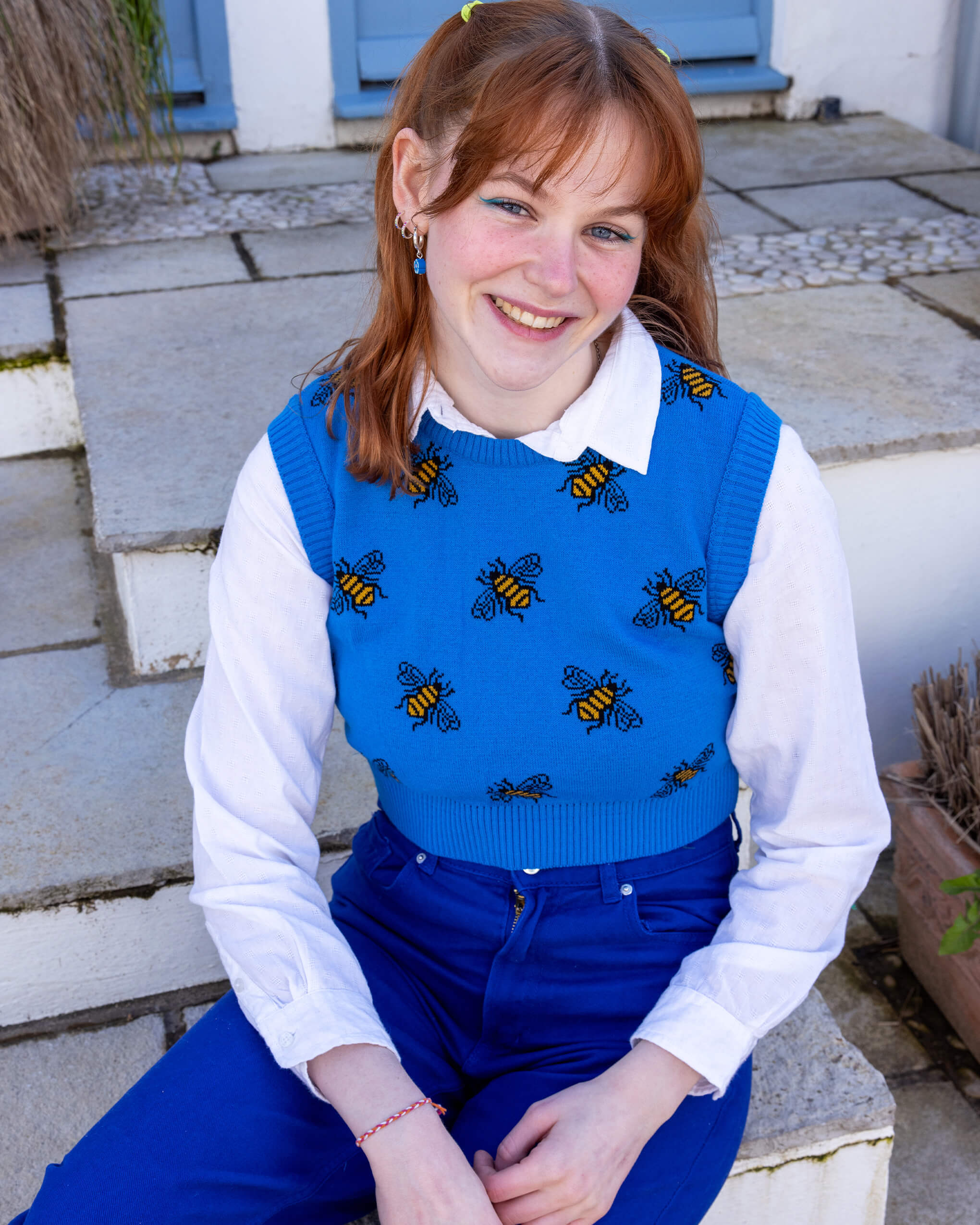 Blue Bee Cropped Knitted Tank Top - Image 5