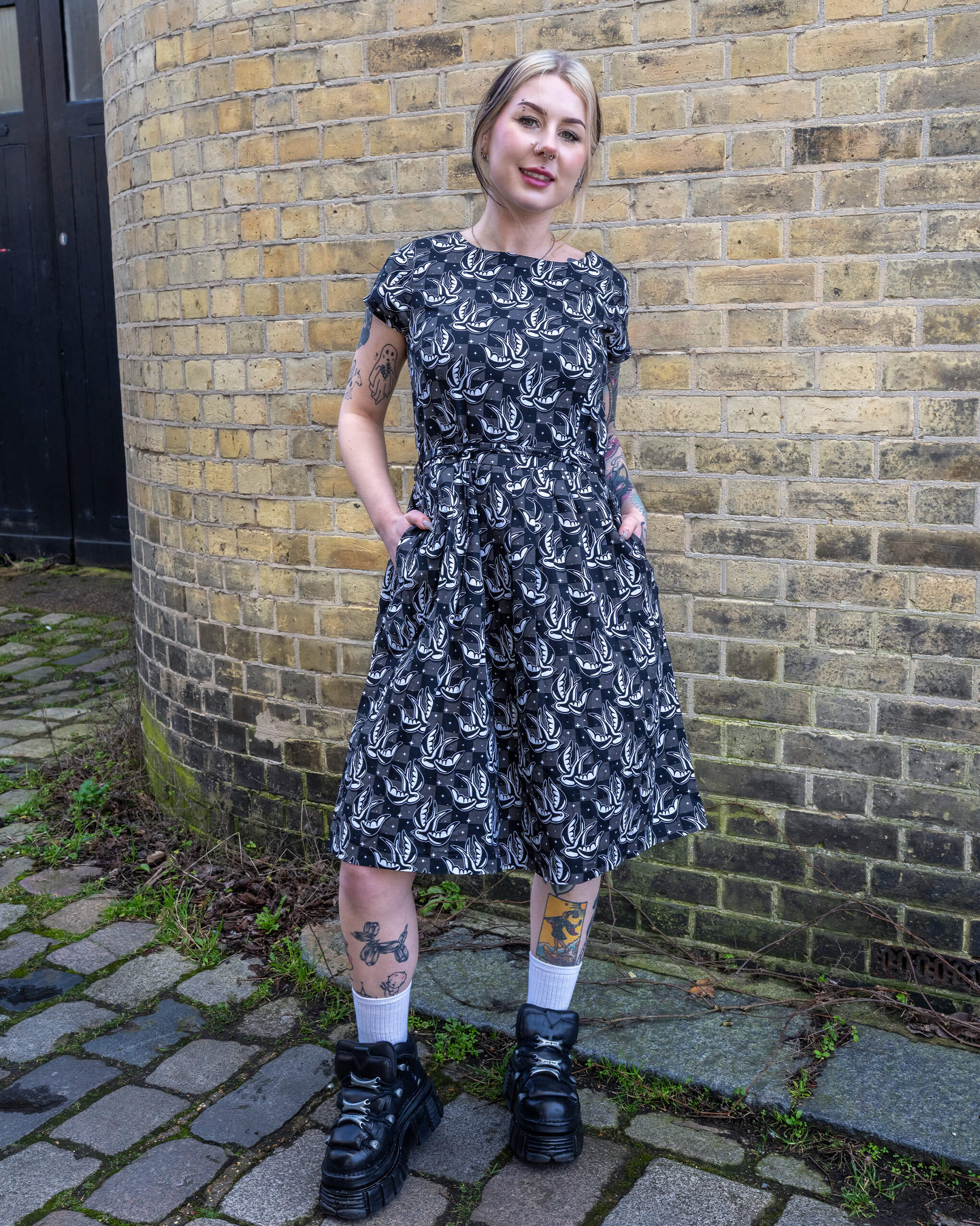 Checkerboard Swallow Stretch Belted Tea Dress with Pockets - Image 3